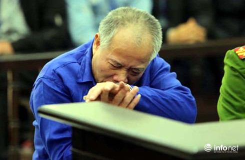 Ông Nguyễn Văn Đông bật khóc tại phiên tòa khi nghe lại toàn bộ diễn biến vụ án 1