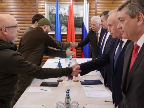 Nga và Ukraine đạt thỏa thuận về hành lang nhân đạo và khả năng ngừng bắn